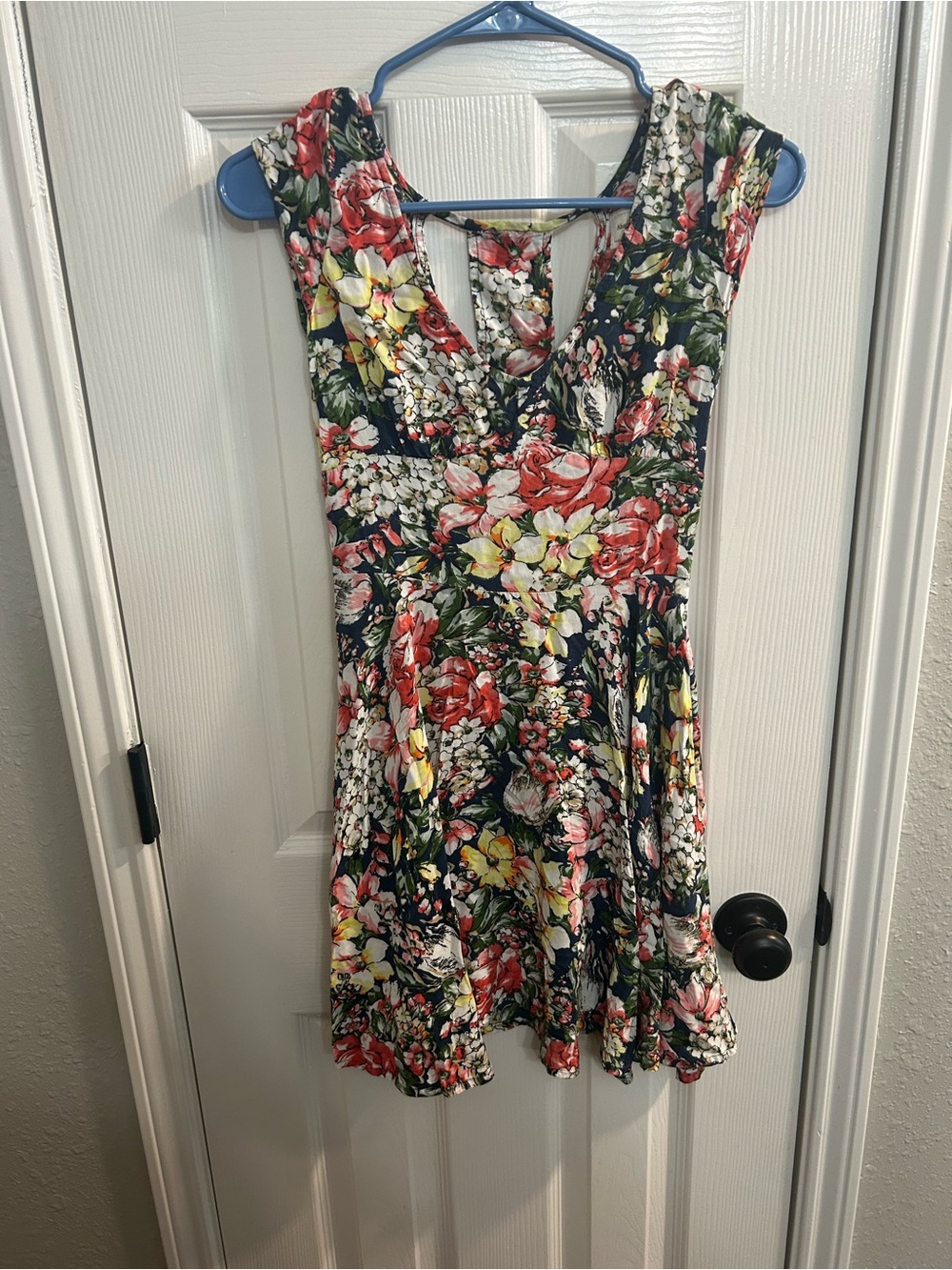 Abercrombie & Fitch Floral Cap Sleeve Dress w/Unique Cut Outs Back Size XS